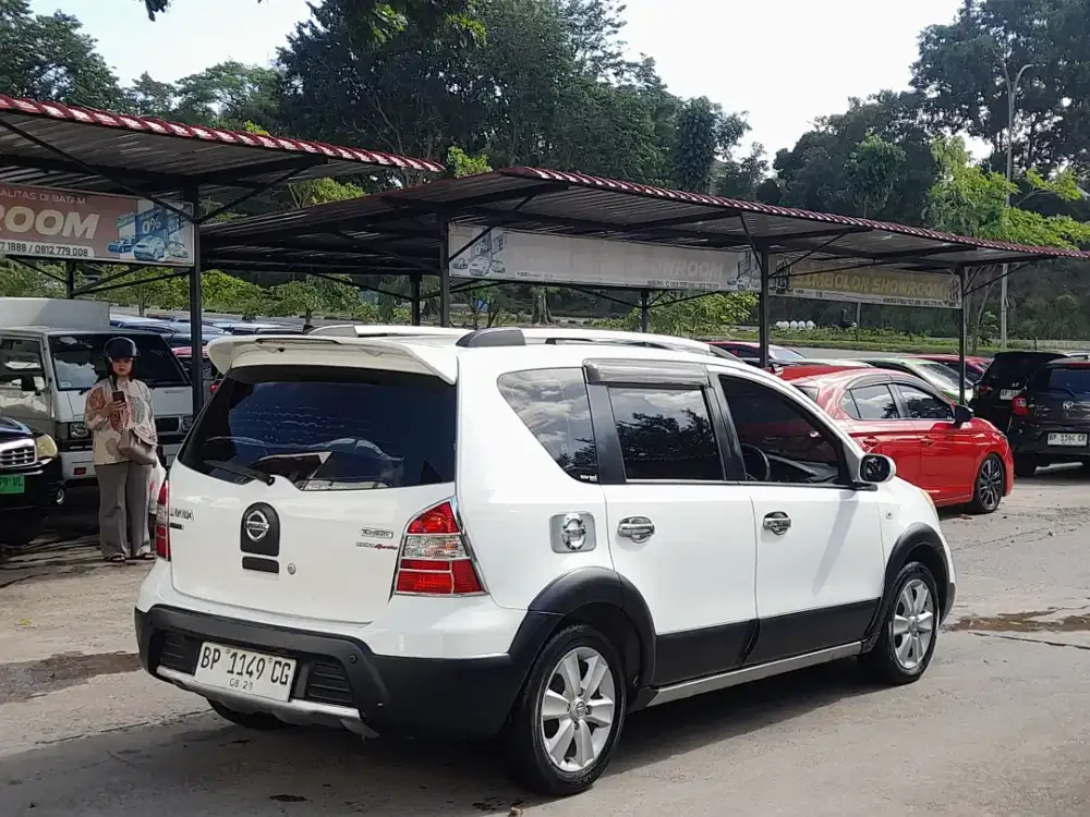NISSAN GRAND LIVINA XGEAR AUTOMETIC PAJAK HIDUP STNK BPKB LENGKAP