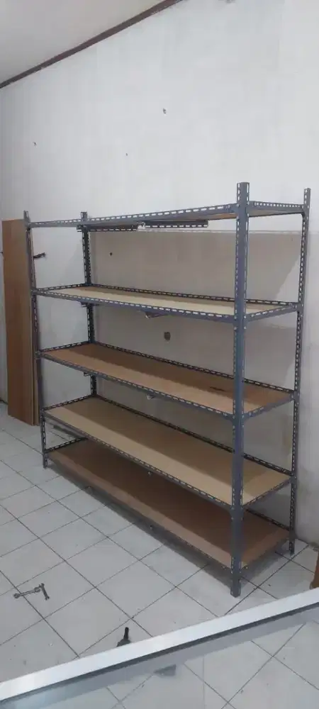 Lemari Rak Besi Toko Baru