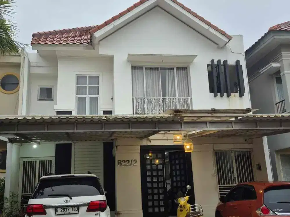 Jual murah rumah dengan kolam renang pribadi Legenda Wisata Cibubur