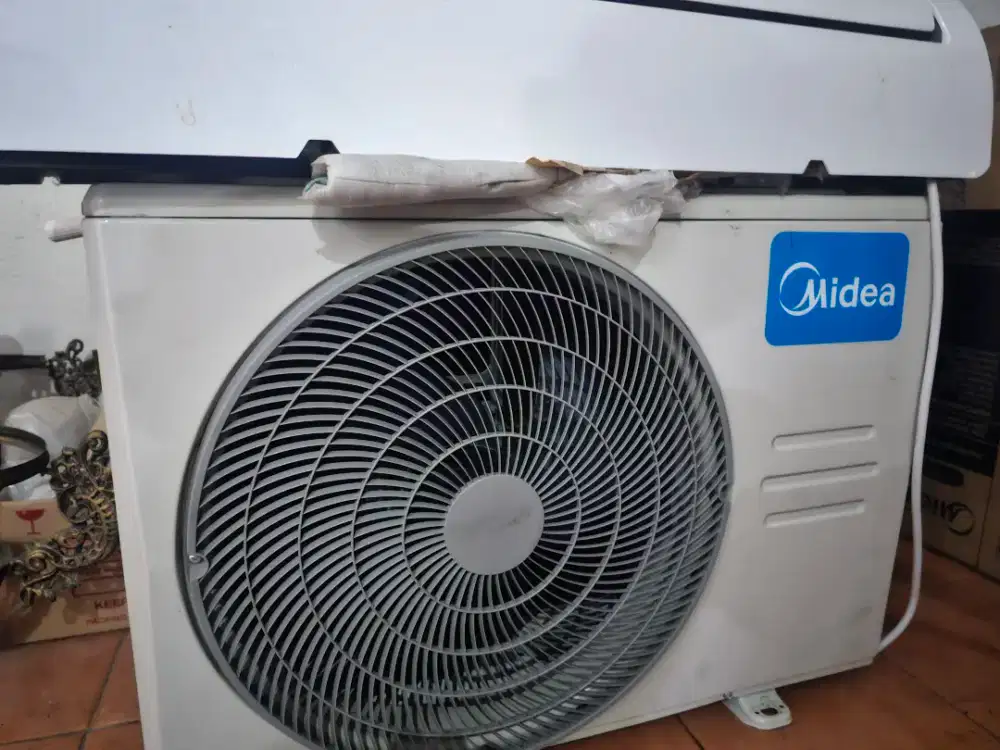 AC 2 PK Midea Bekas
