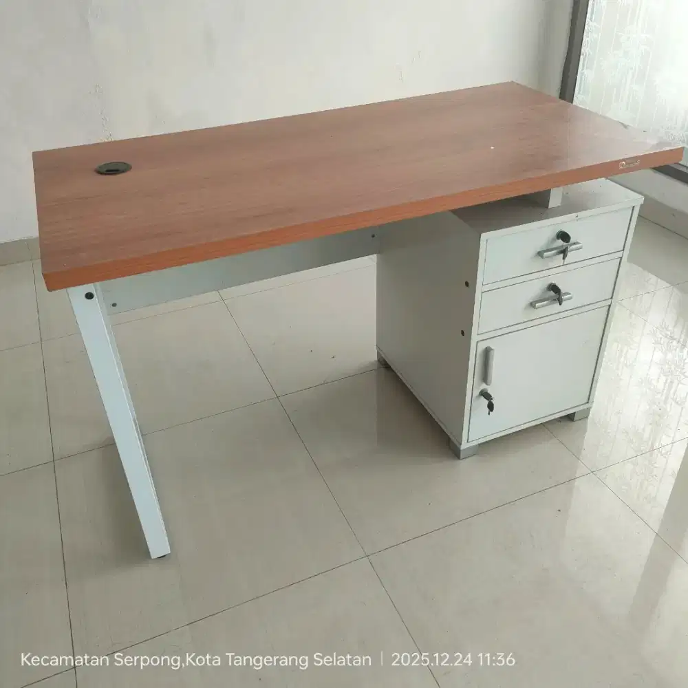 Meja Kerja, Meja Belajar