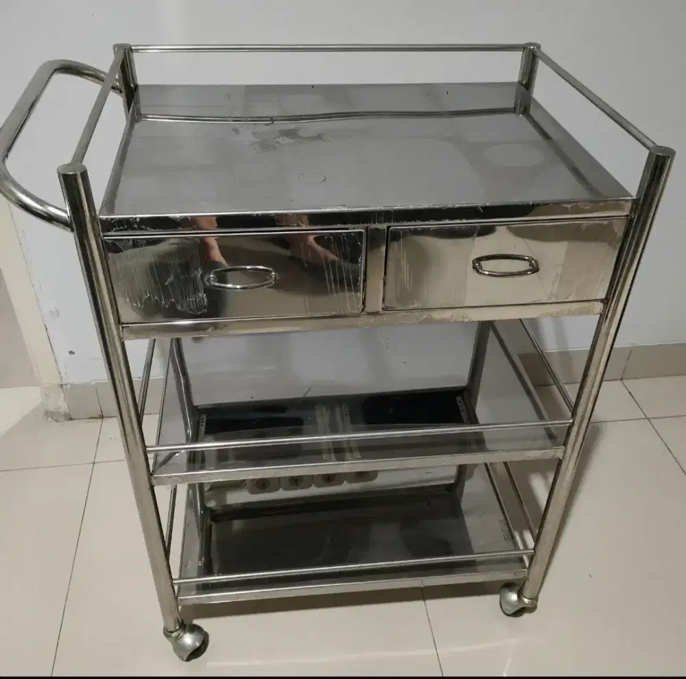 Trolley Instrumen, Meja Peralatan Medis