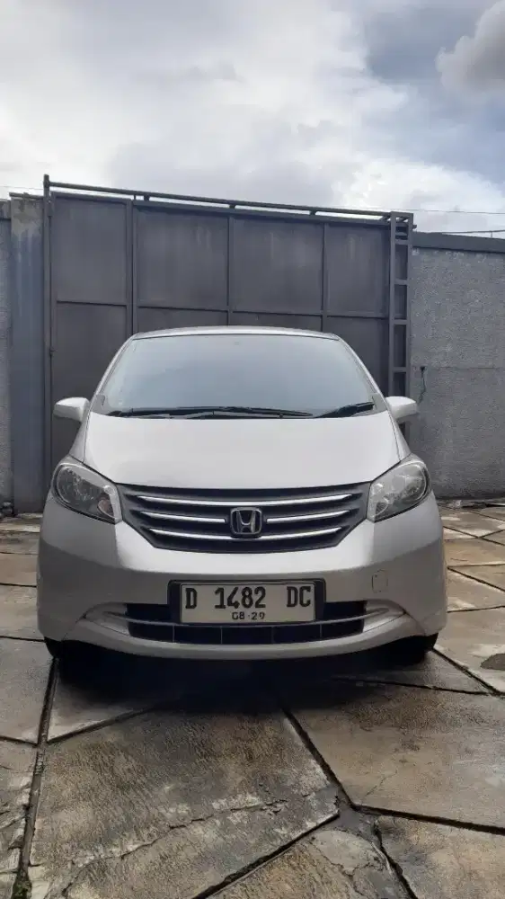 Freed E psd 2009 | 2010 km.low 63rb istimewa (Dp.19jt aza)Bisa Tuker T