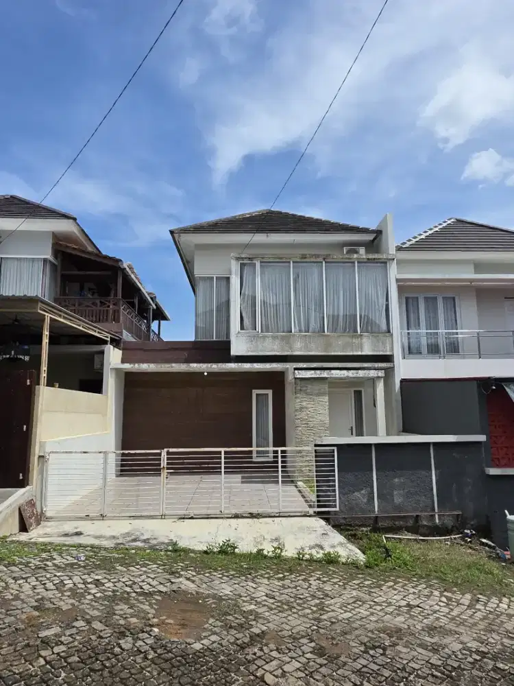 Rumah cantik 2lt view laut