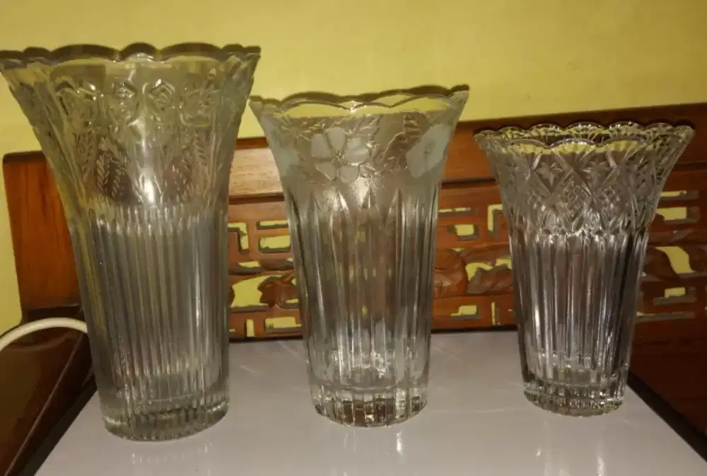 Vas kaca ukir elegan- set 3 ukuran