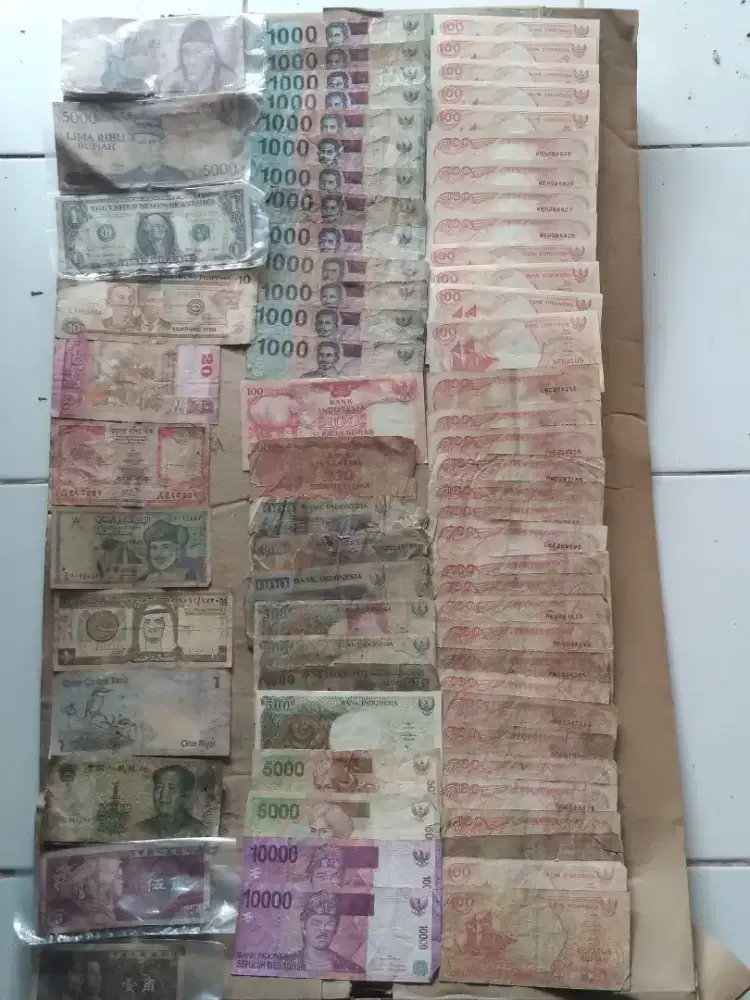 Dijual koleksi uang jaman dahulu sisa peninggalan almarhum kake saya