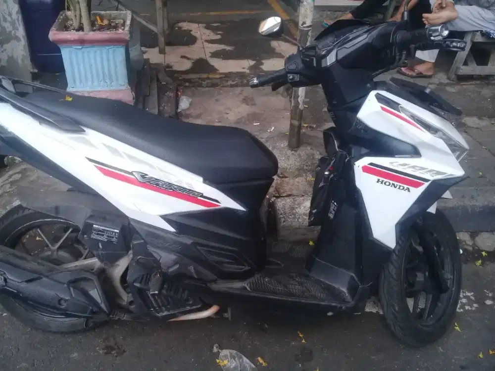 Jual motor honda varip thn 2018 komplit pjk hidup bisa kridit