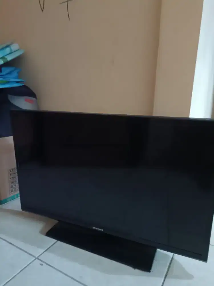 TV led 32 inch Samsung