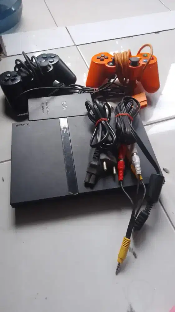 Di jual ps 2
Harga 800 rb
Sudah ada 
Kabel casan 
Colokan