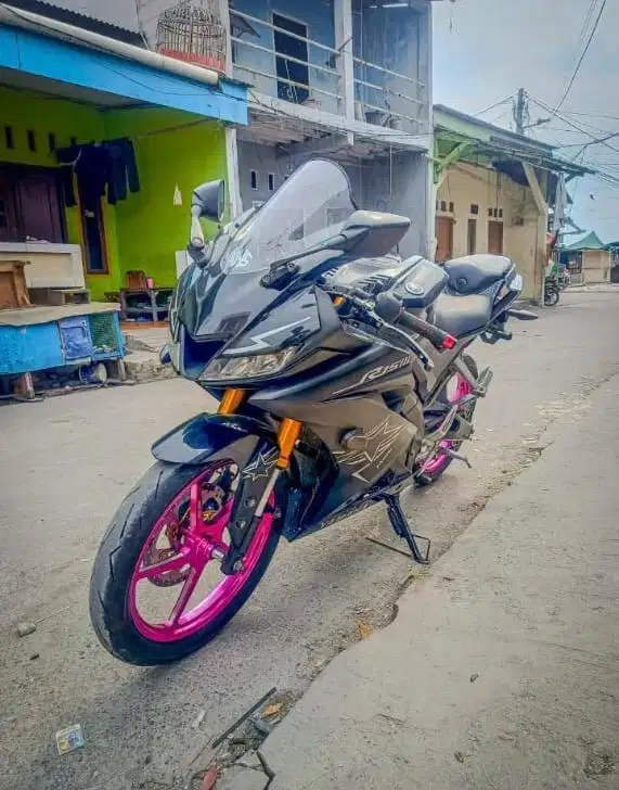 Yamaha R15 V3 2019 ninja modif,km 17rb,istimewa mantap
