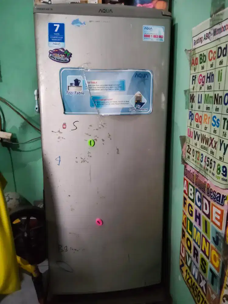 Dijual freezer Aqua 6 rak