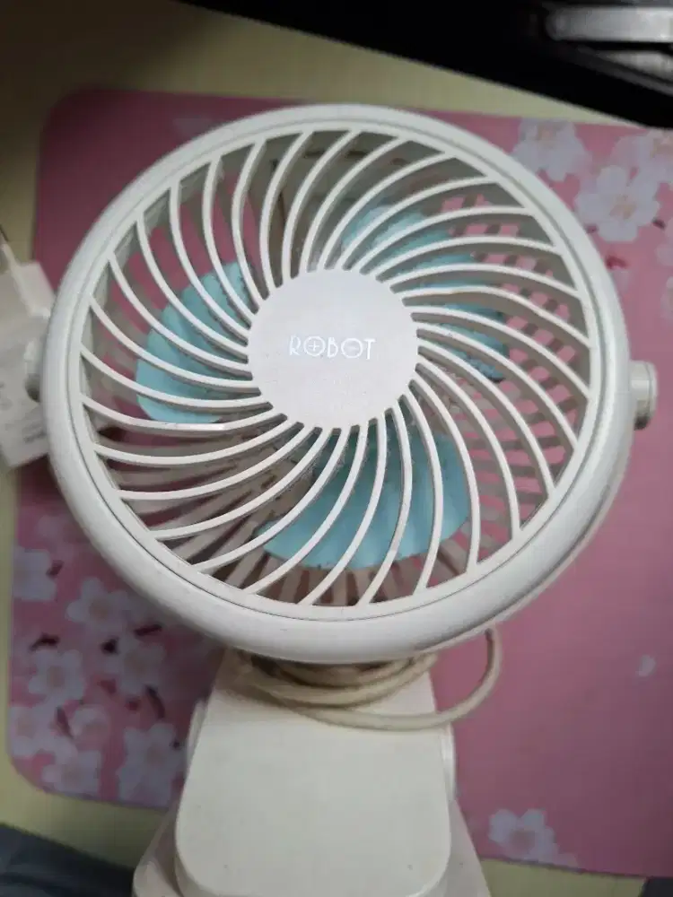 Kipas Angin Meja merk Robot