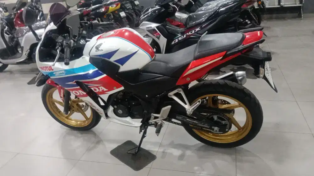 Di jual murah Honda CBR150R