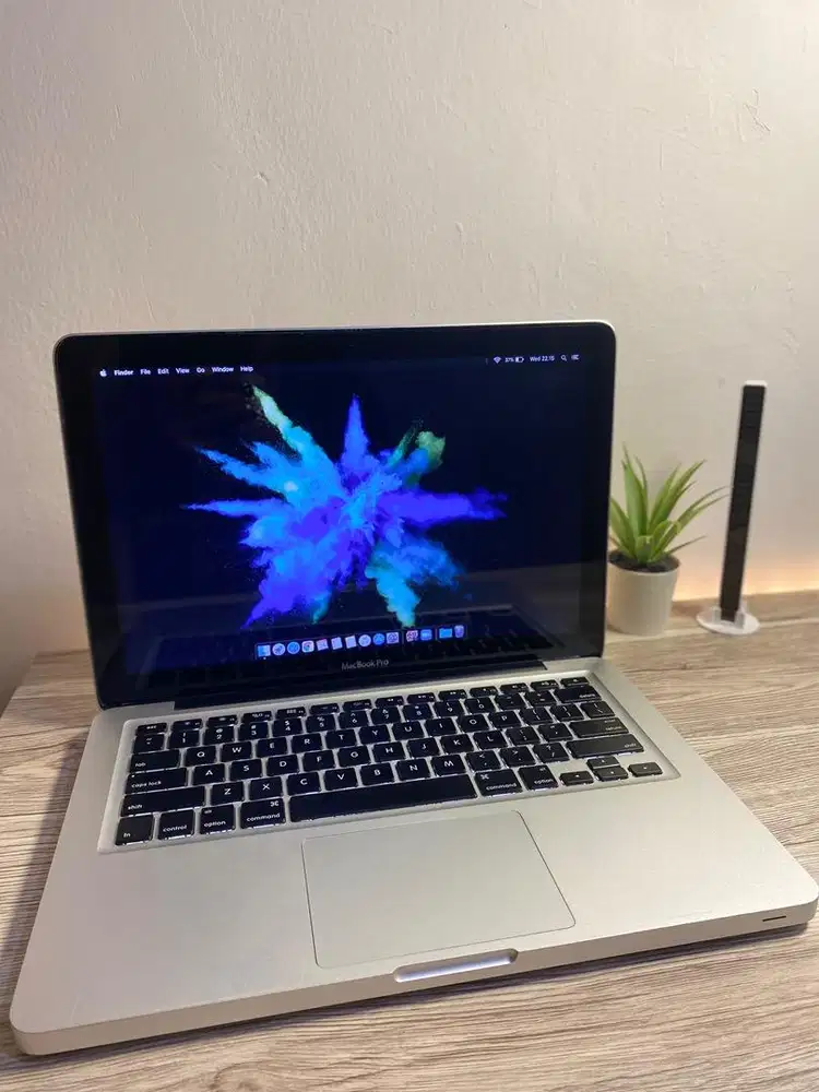 Macbook pro Intel core i5 RAM 16GB SSD 240GB