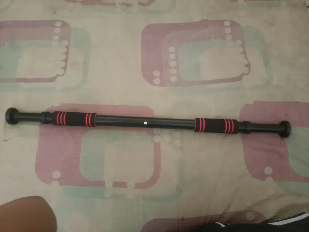 Pull up bar 62 cm - 100 cm