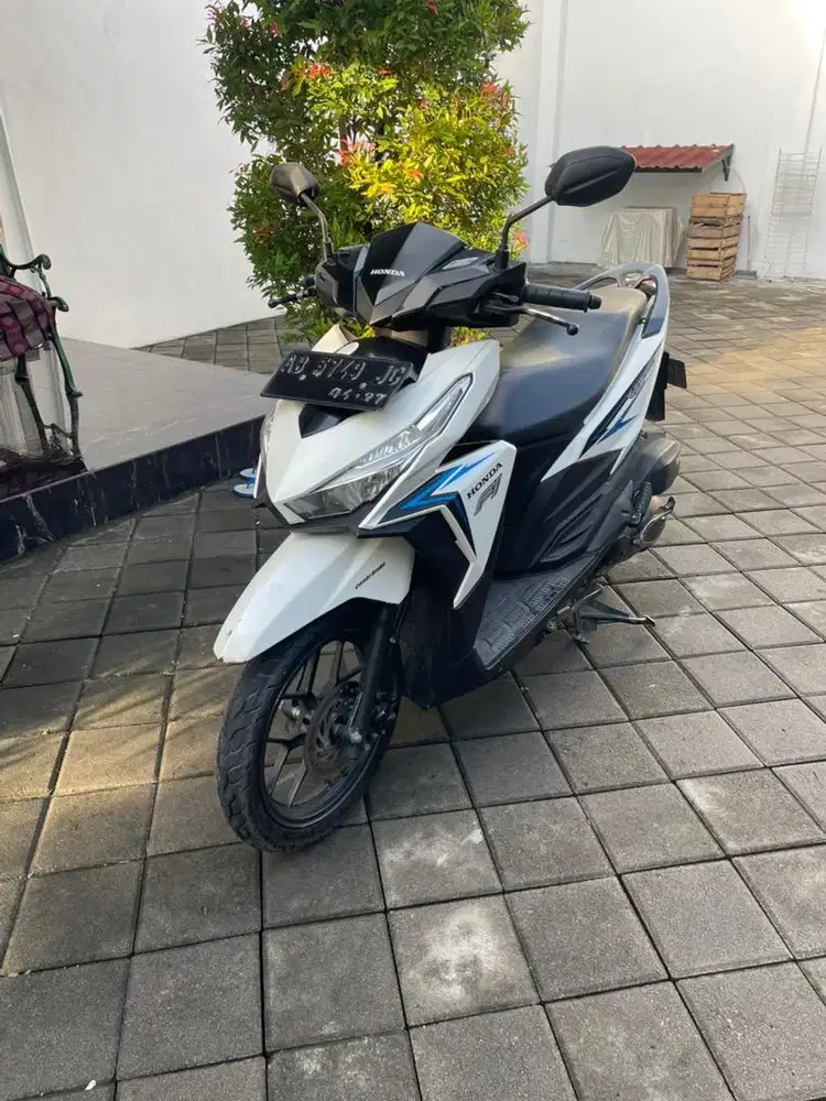 Honda Vario 125 Putih 2017 tgn 1 dari baru