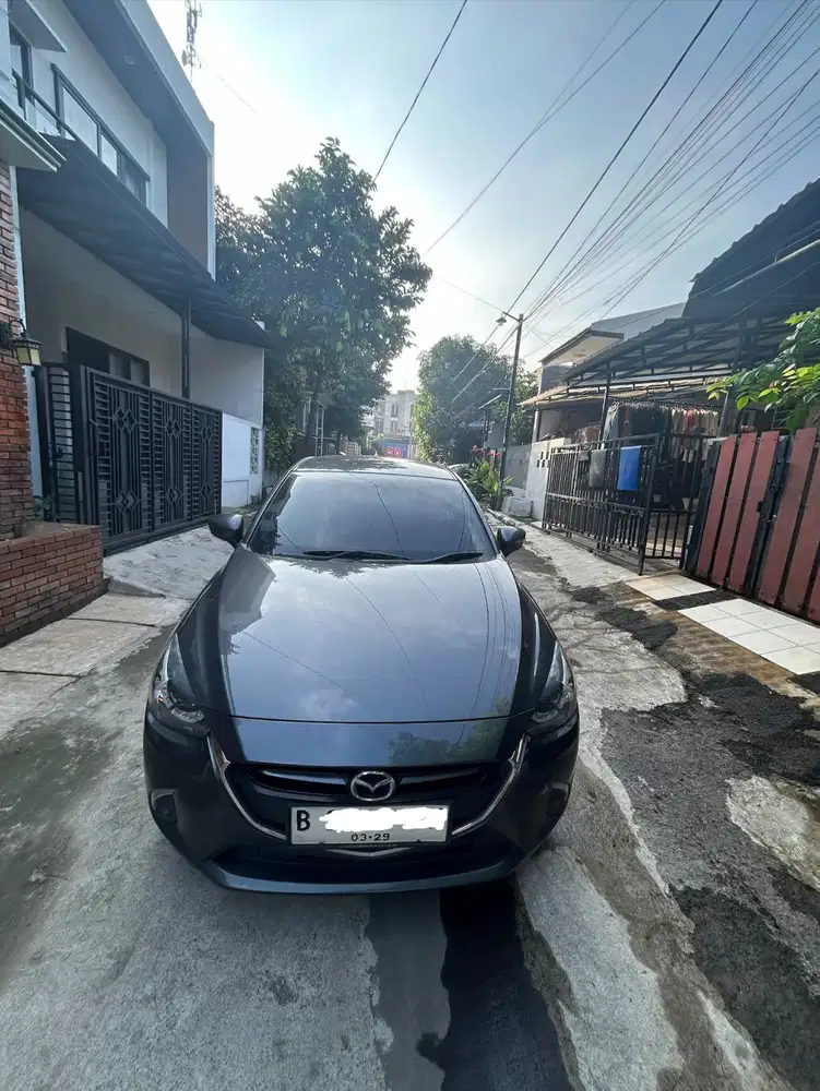 Mazda 2 R Skyactiv Premium Full Benefit (tangan pertama)