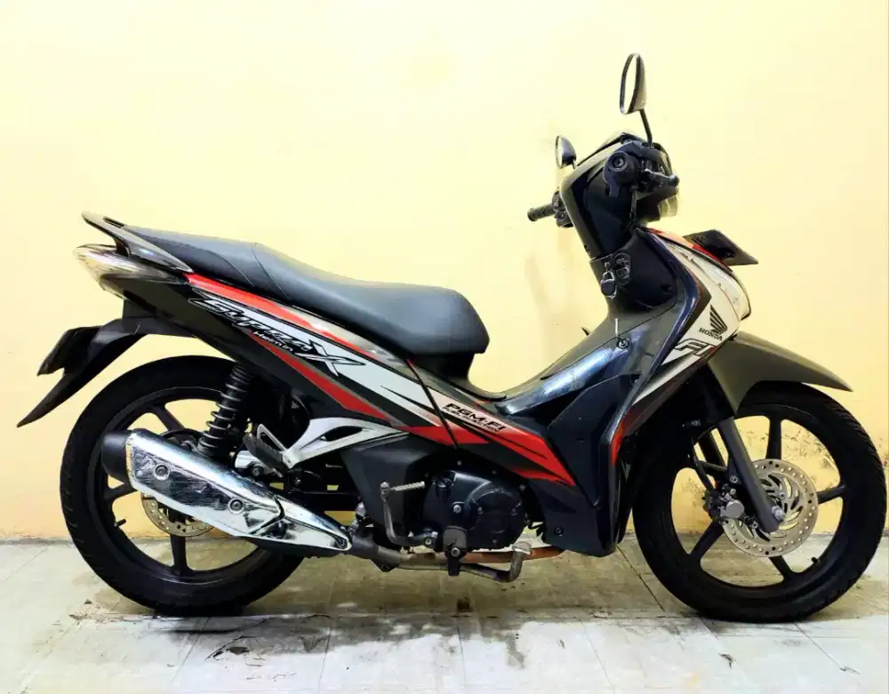 Honda Supra X 125 Helm in Fi Tahun 2012