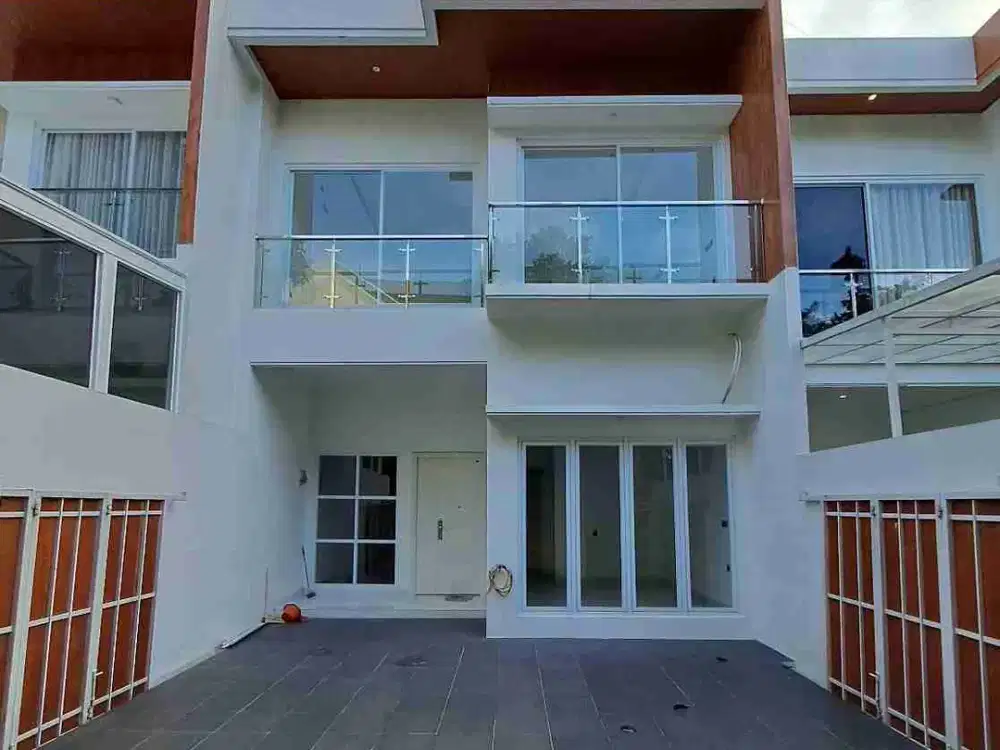 Rumah Murah siap huni di komplek.Dki jagakarsa