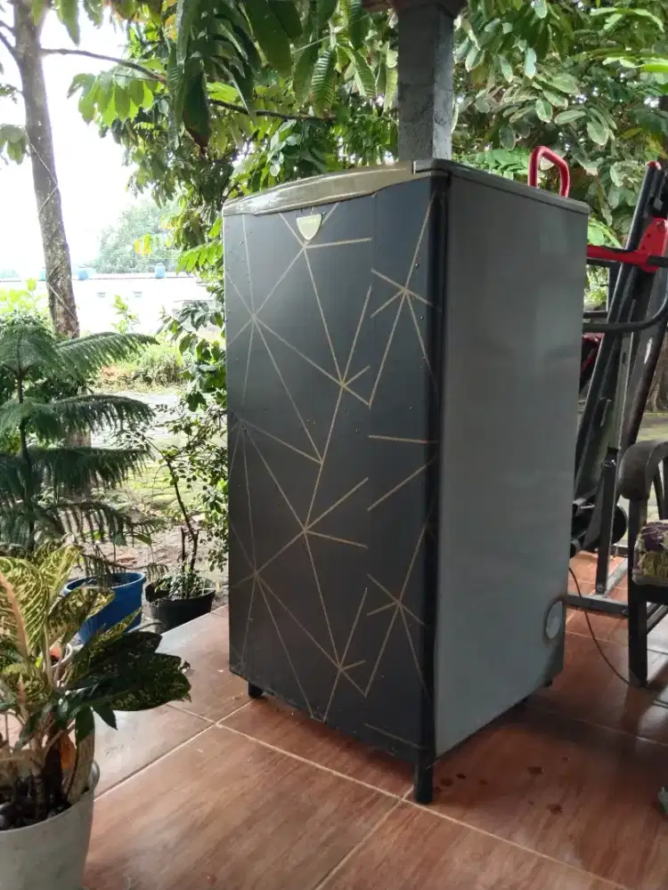 Kulkas 1 pintu dijual cepat