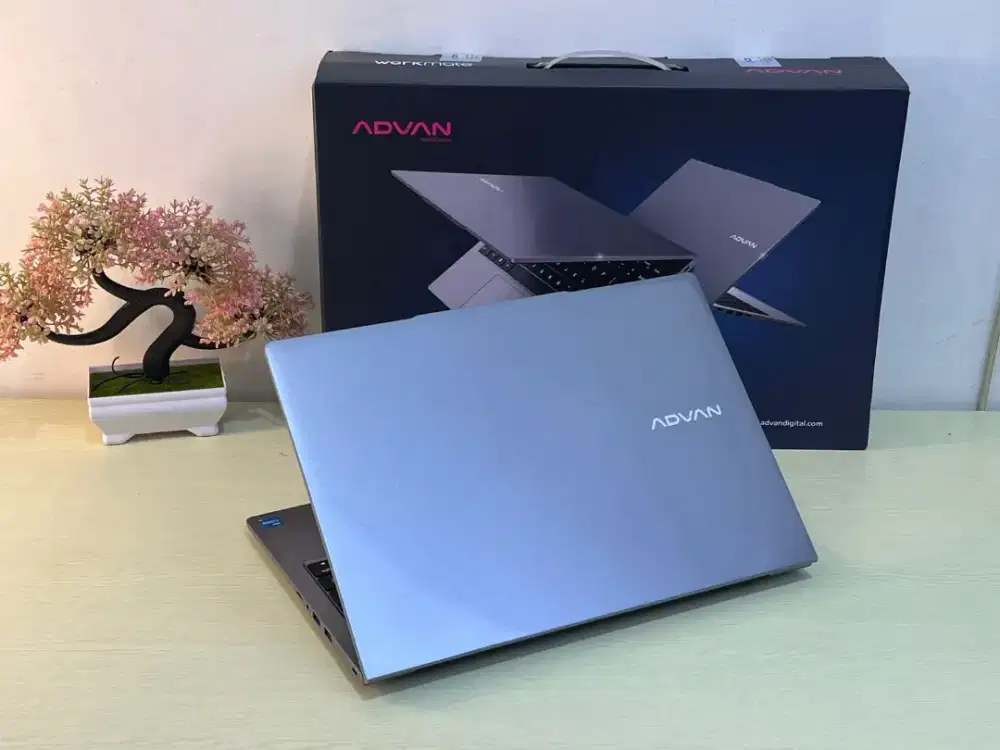 Laptop advan i3 gen 12 8/256gb ssd Like New