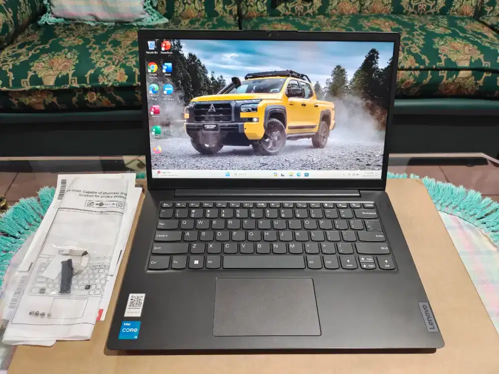 Laptop Lenovo V14 G3 core i3 gen 12 ram 8 ssd 256 fhd