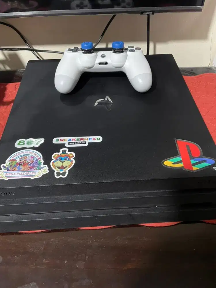 PS 4 PRO 1 TB CUH 7000 series siap pakai