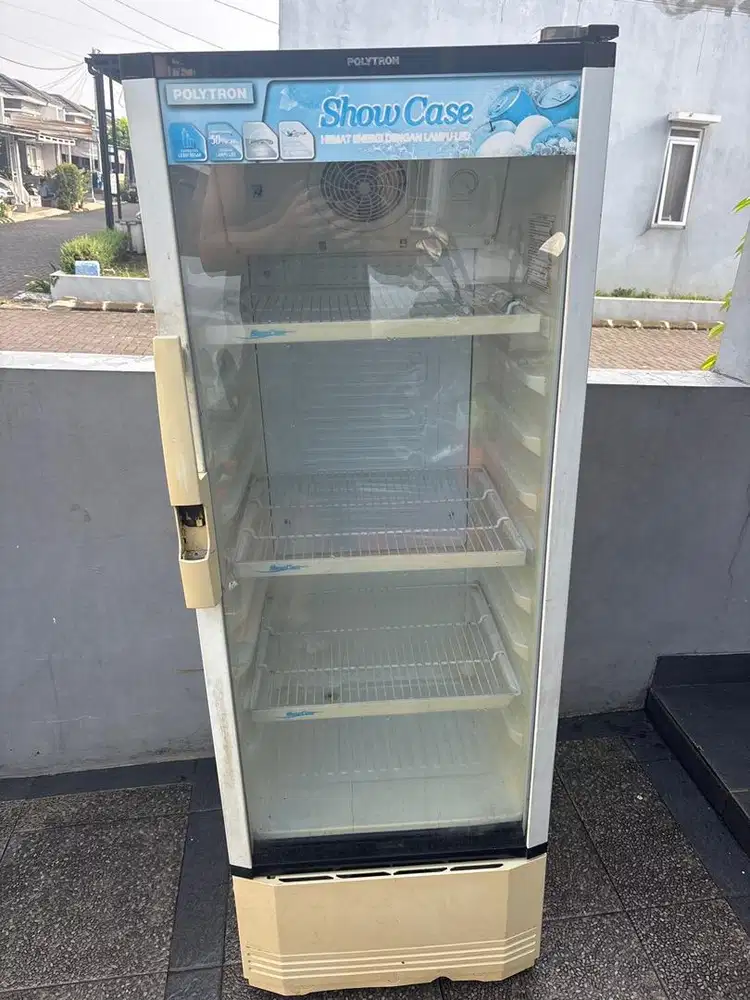 Dijual cepat showcase scn 181L