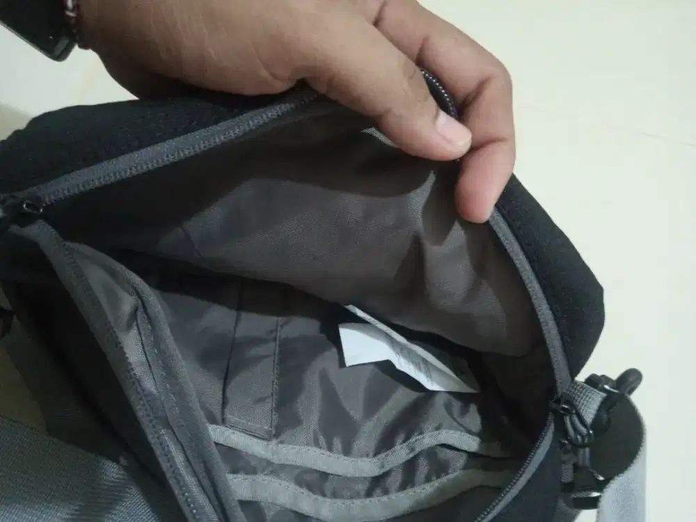 Tas selempang eiger