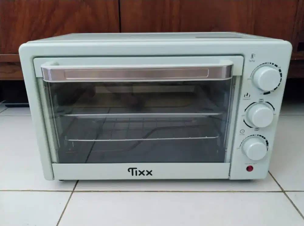 OVEN 30L merk TIXX...kondisi LIKE NEW