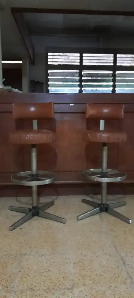 Jual sepasang kursi bar