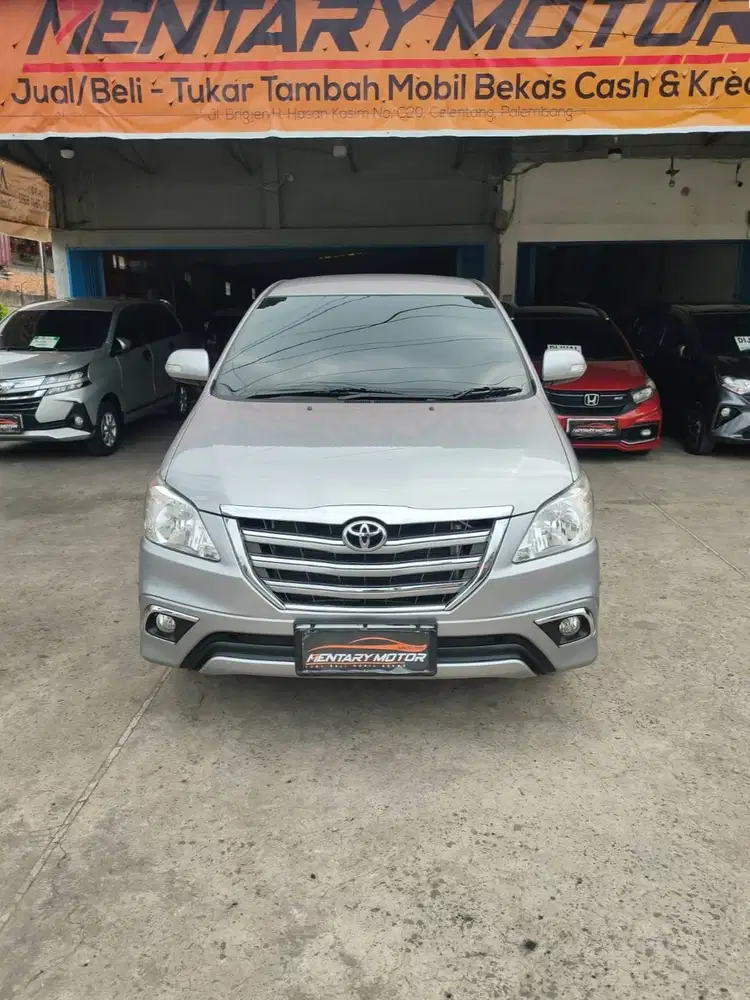 Toyota Innova 2.0 V Bensin Automatic Tahun 2015 Silver Metalik Terawat