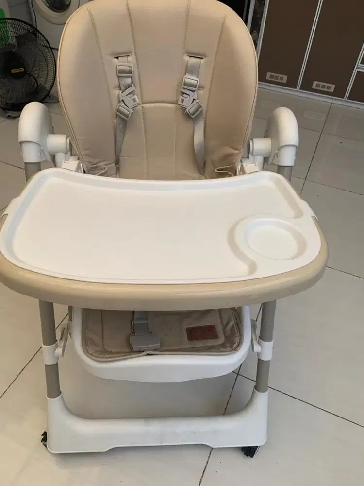 Kursi makan bayi pliko venice Beige