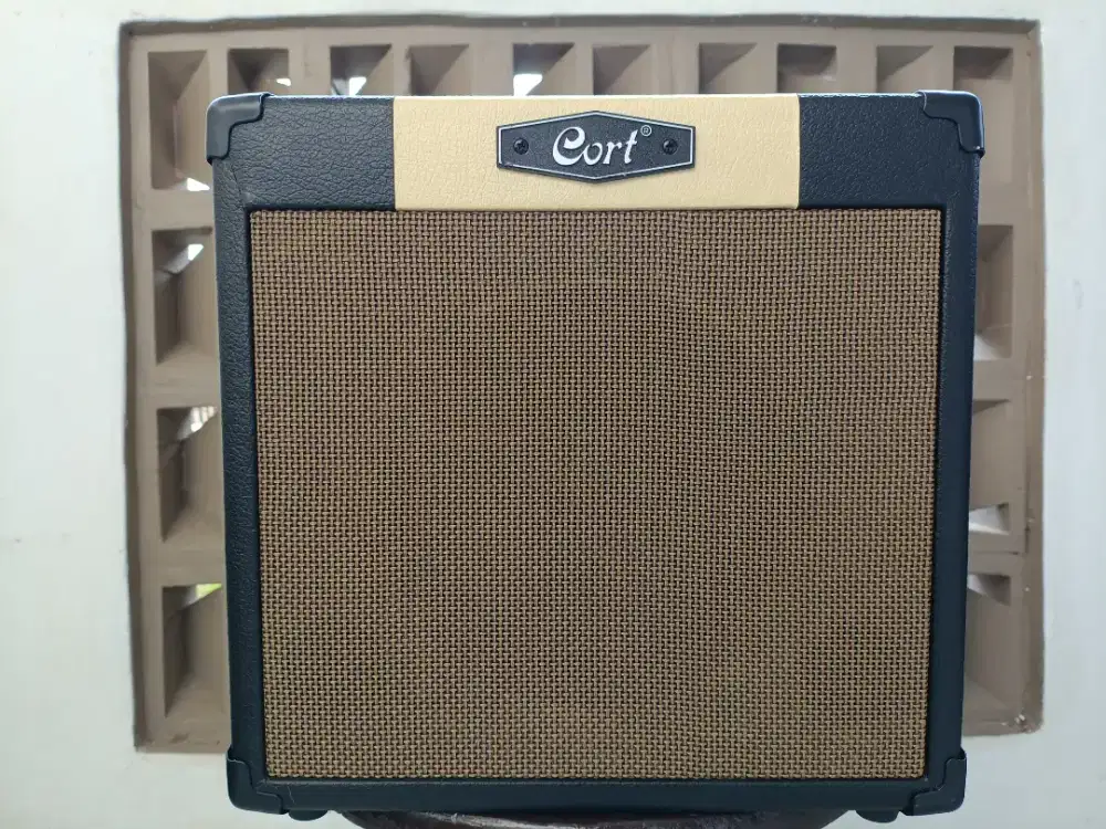 Cort Cm15r Amplifier Guitar