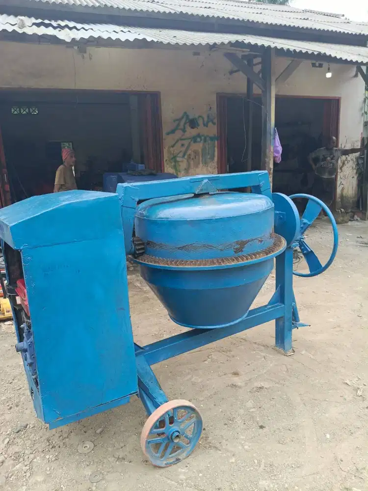 Mesin Mixer Cor Beton Trindo Mulus Siap Kerja