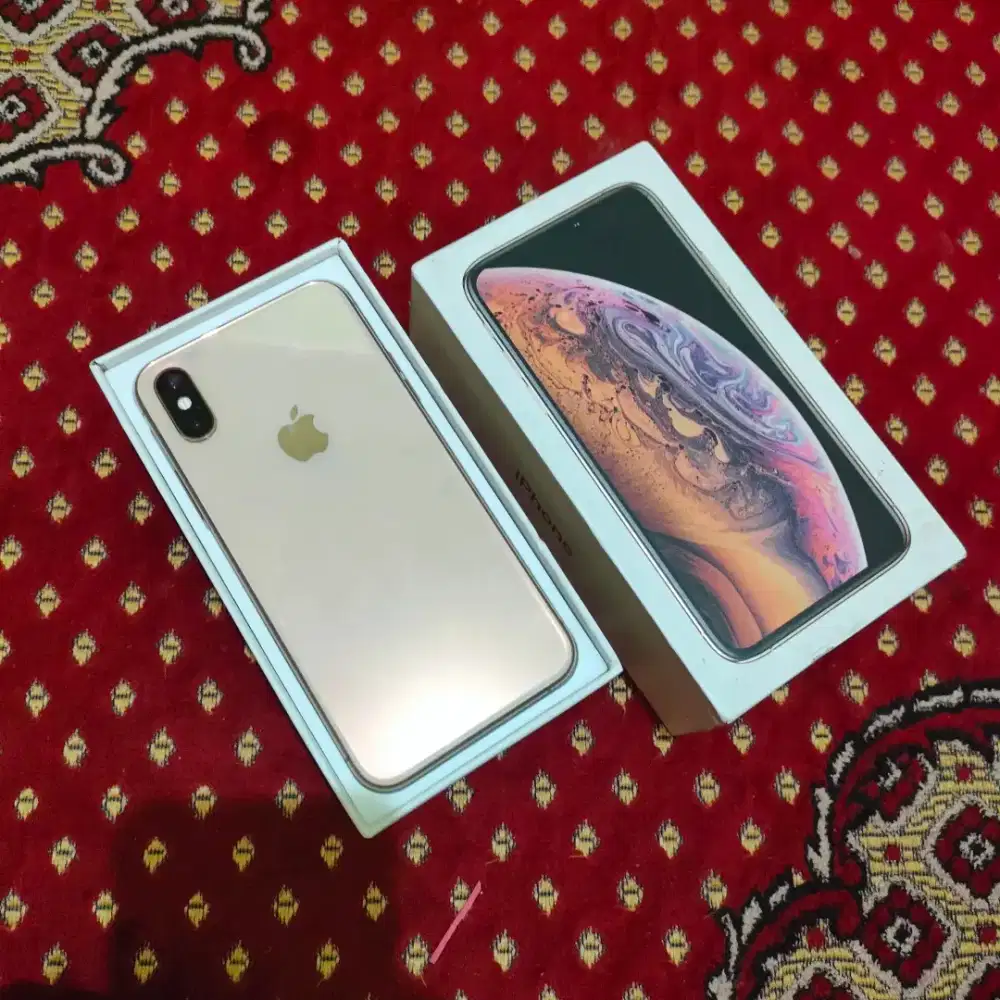 iphone Xs 64 GB lengkap