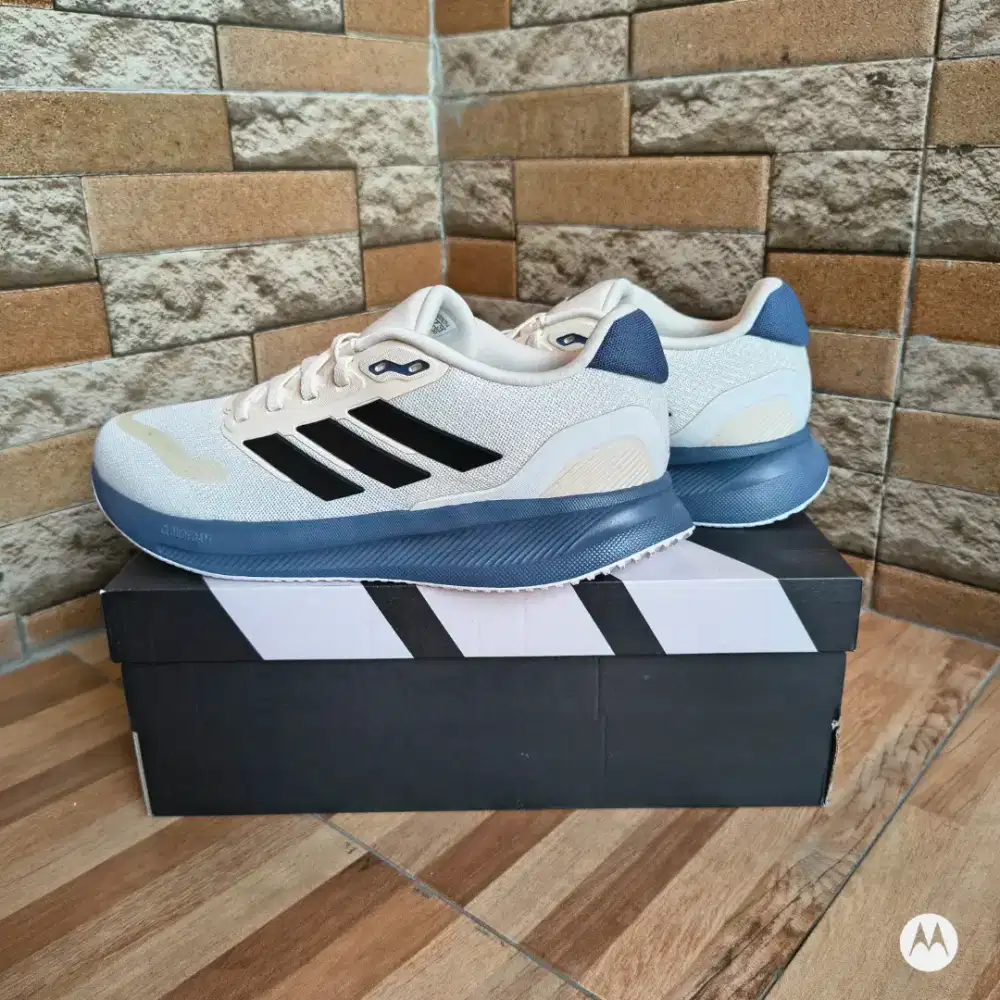 Adidas Runfalcon size 42 2/3