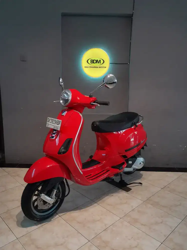 DP 7,7 JT/ BUNGA MENURUN 2% / PIAGGIO VESPA LX TAHUN 2023