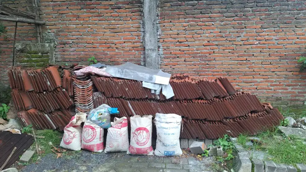 Genting Keramik  +- 800pcs