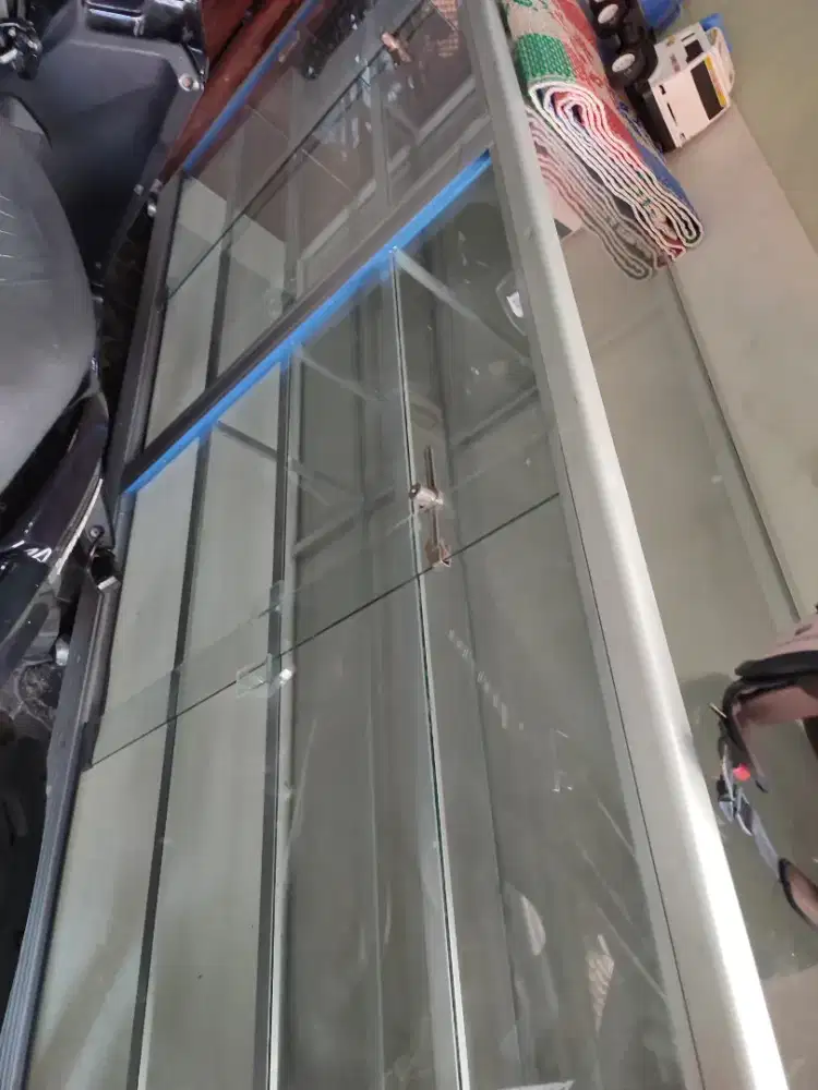 Etalase Kaca aluminium