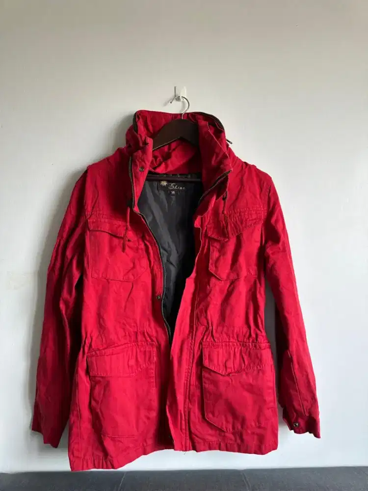 jaket parka merah kasual bermerek Shine