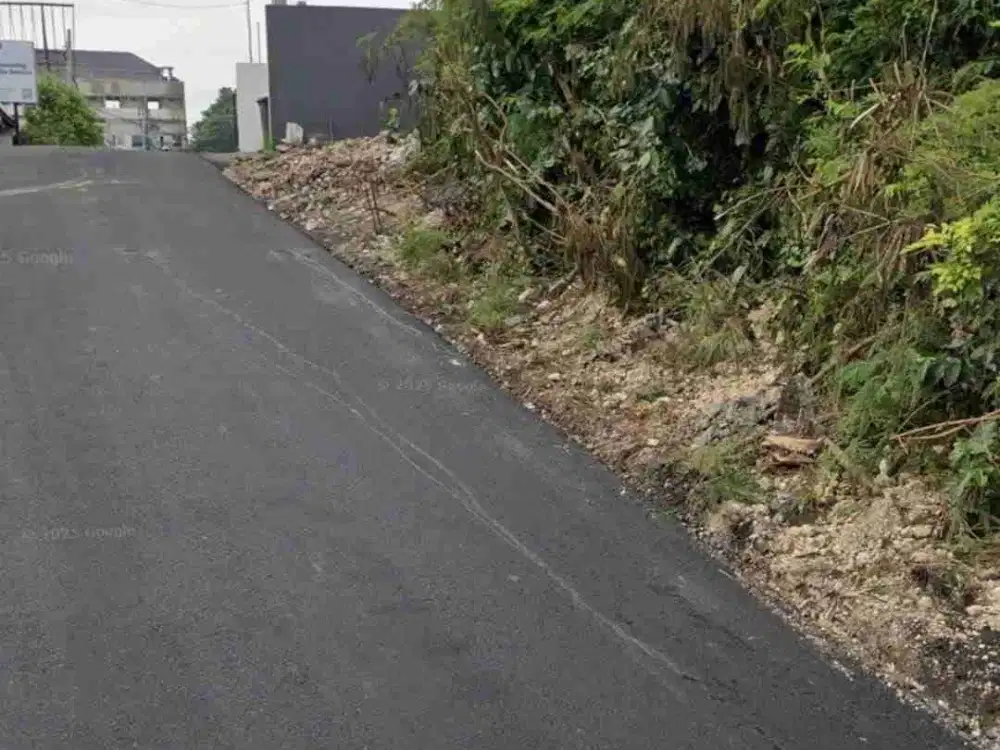 Di kontrak tanah bagus pinggir jalan pura masuka Ungasan sangat cocok untuk usaha dll