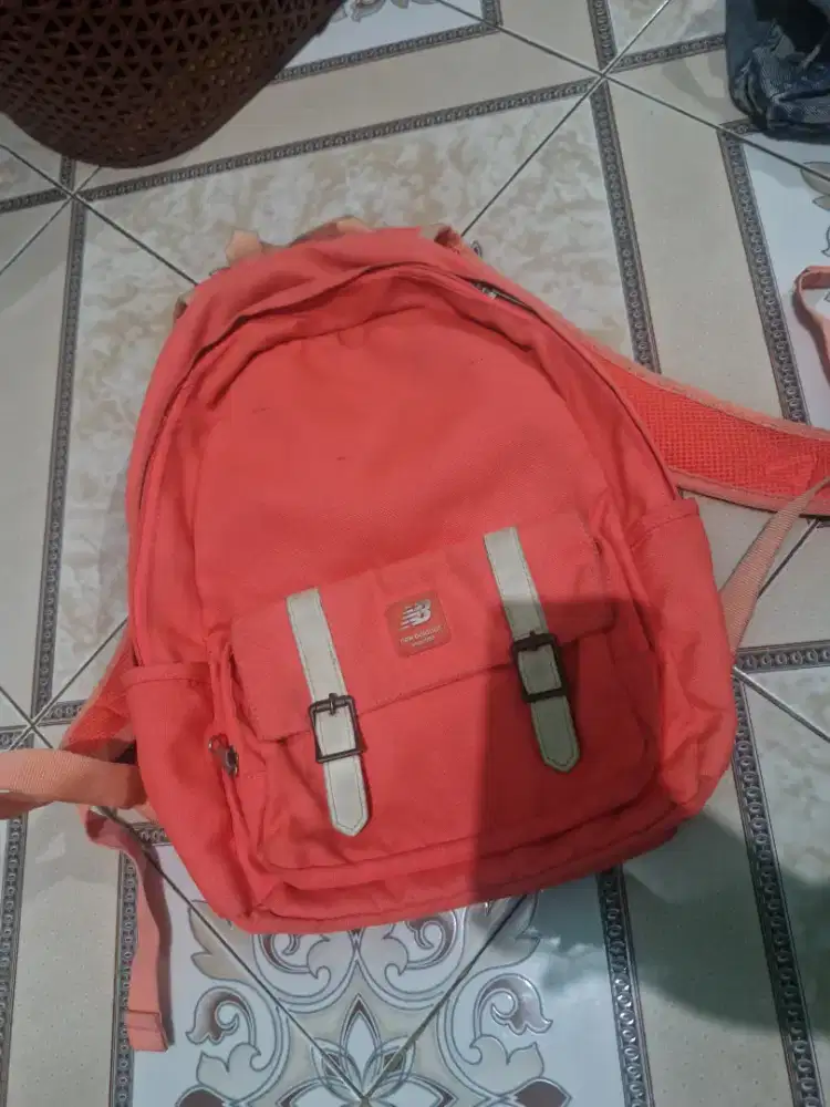Ransel New Balance hampir baru