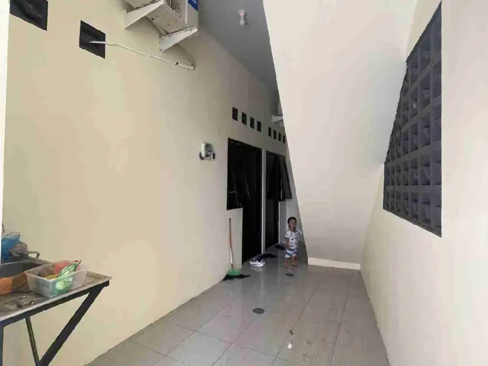 Kos Murah dijual, Jalan kaki ke kampus UMY Jogja, 5 kamar + kios