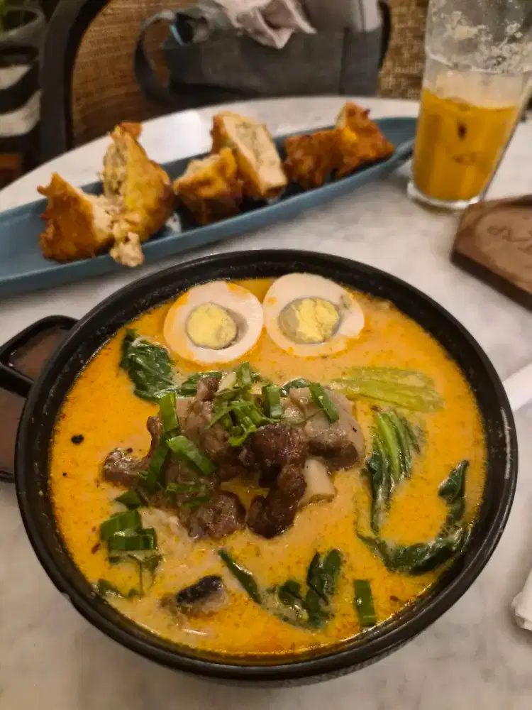 Asisten Rumah Tangga, Momong anak