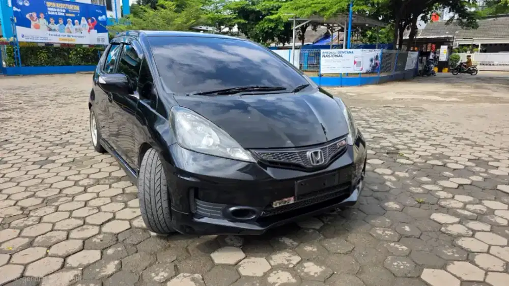 HONDA JAZZ RS 2013 TANGAN PERTAMA