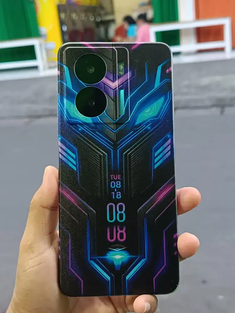 iQoo Z7x 5G ram 8+8/128