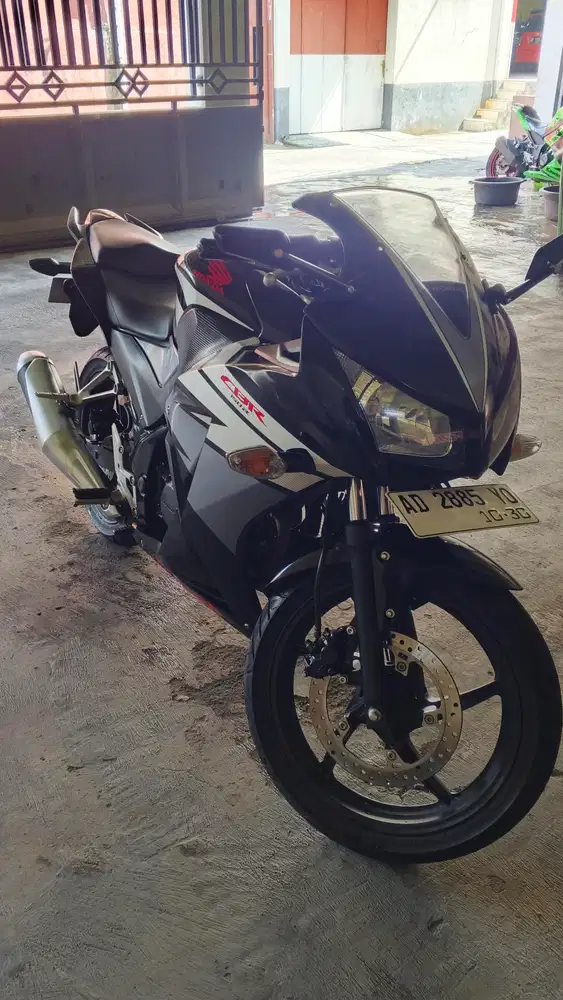 Cbr150 k45 2015 murah
