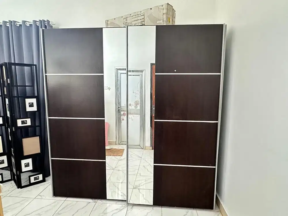 Lemari pakaian besar 2 pintu slide