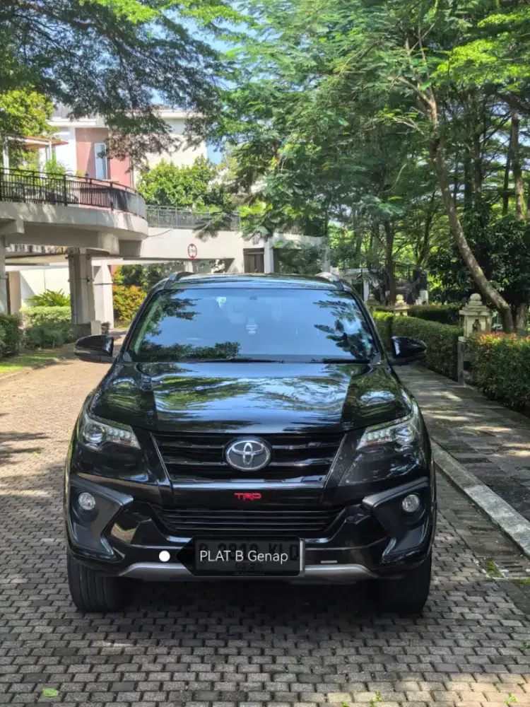 (Tdp 8jt) Toyota Fortuner Vrz Trd 2019 at, low km full service record